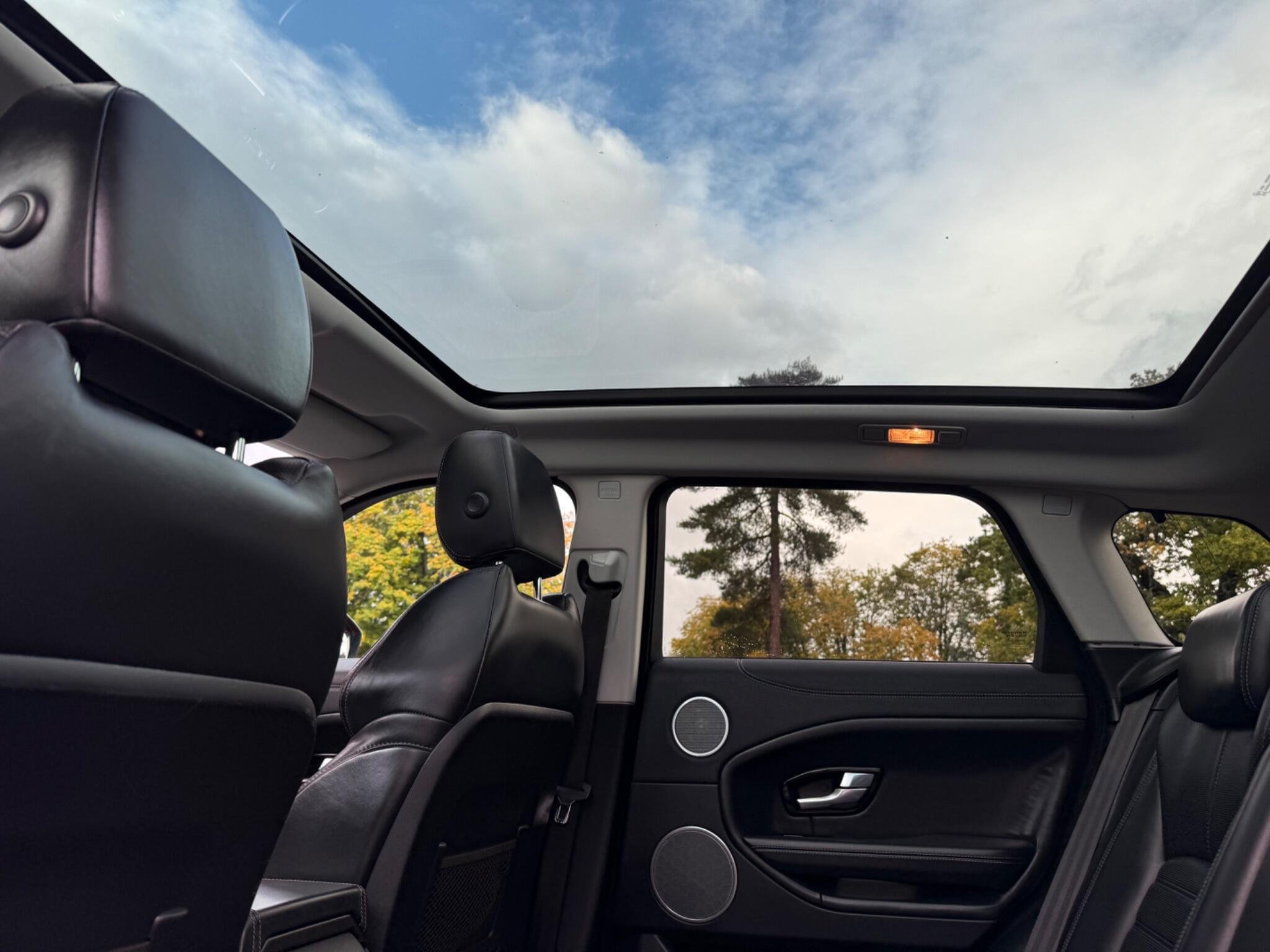 2016 Land Rover Range Rover Evoque thumbnail 4