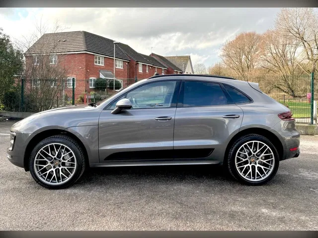 2015 Porsche Macan — photo 2