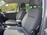 2019 Volkswagen Tiguan thumbnail 39