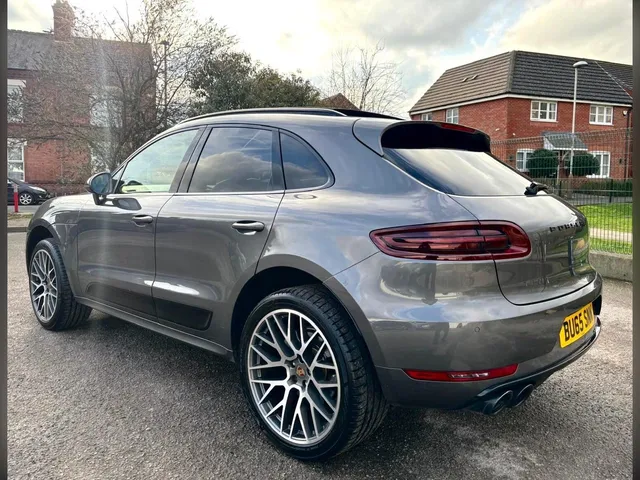 2015 Porsche Macan — photo 4