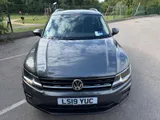 2019 Volkswagen Tiguan thumbnail 8