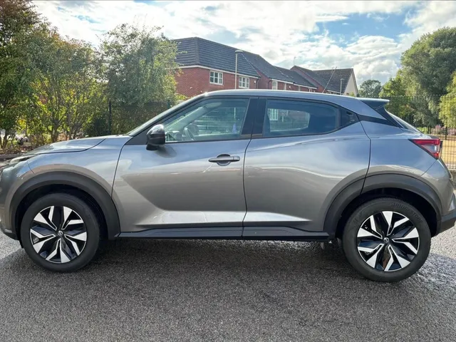2022 Nissan Juke — photo 2