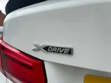 2017 BMW 3 Series thumbnail 49