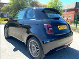 2022 Fiat 500e thumbnail 3