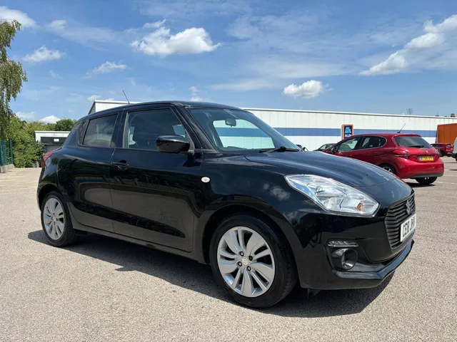 2018 Suzuki Swift — photo 3
