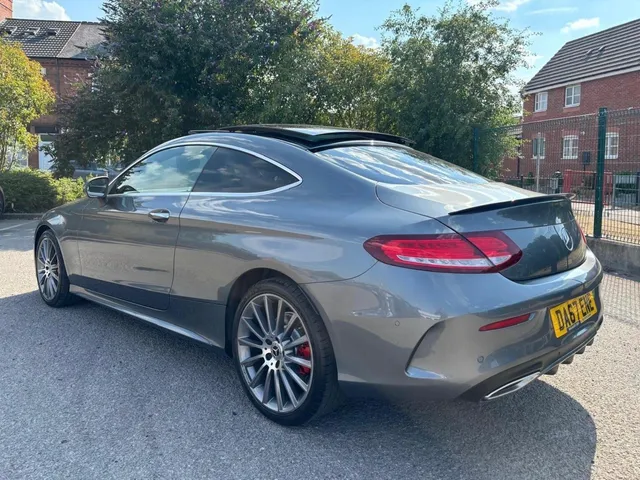 2017 Mercedes-Benz C-Class — photo 3