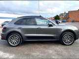 2015 Porsche Macan thumbnail 27