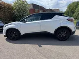 2019 Toyota C-HR thumbnail 2
