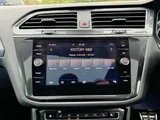 2017 Volkswagen Tiguan thumbnail 26