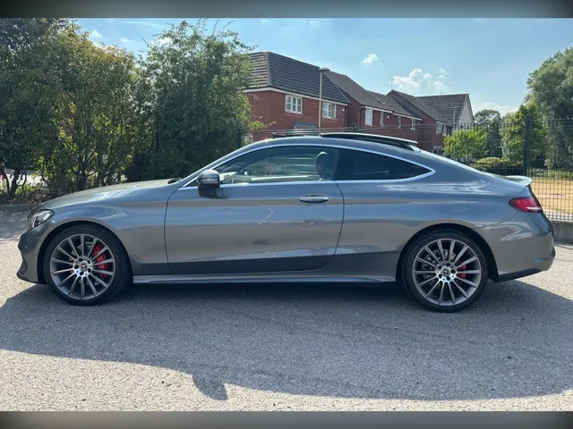 2017 Mercedes-Benz C-Class — photo 2