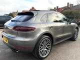 2015 Porsche Macan thumbnail 26