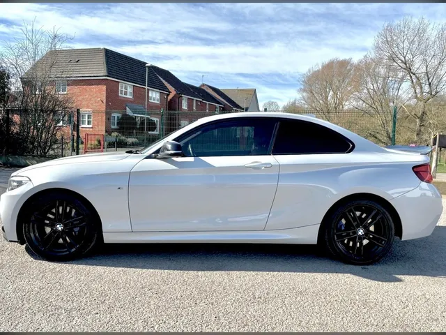 2017 BMW 2 Series — photo 2