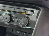 2017 Volkswagen Tiguan thumbnail 32