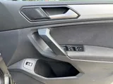 2019 Volkswagen Tiguan thumbnail 23
