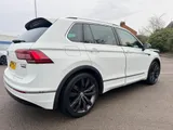 2017 Volkswagen Tiguan thumbnail 46