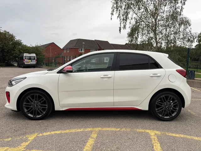 2017 KIA Rio — photo 2