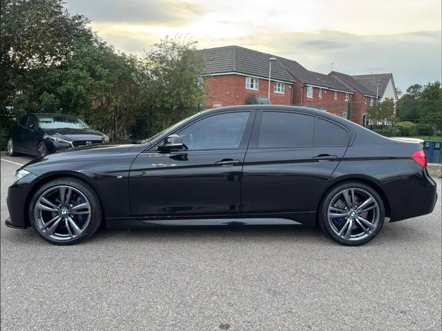 2016 BMW 3 Series — photo 2