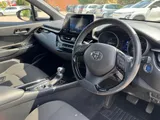 2019 Toyota C-HR thumbnail 16