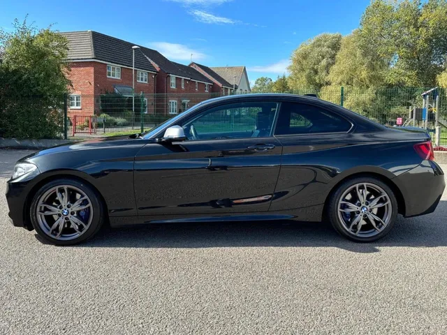 2015 BMW 2 Series — photo 2