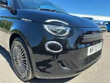 2022 Fiat 500e thumbnail 10