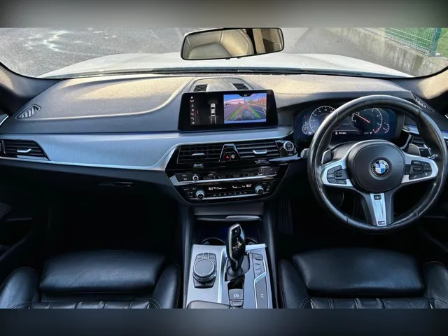 2019 BMW 5 Series — photo 4
