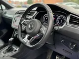 2017 Volkswagen Tiguan thumbnail 30
