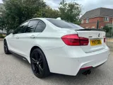 2017 BMW 3 Series thumbnail 3