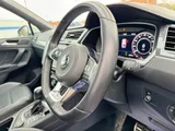 2017 Volkswagen Tiguan thumbnail 31
