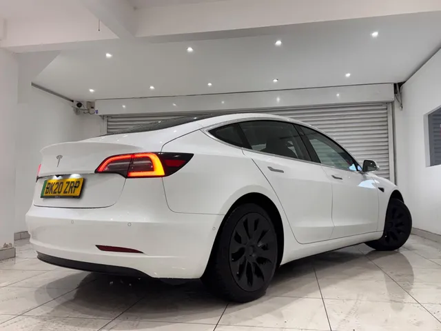 2020 Tesla Model 3 — photo 2
