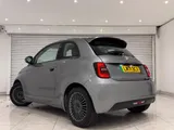 2022 Fiat 500e thumbnail 4