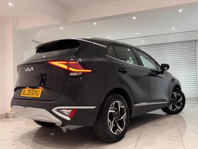 2023 KIA Sportage — photo 2