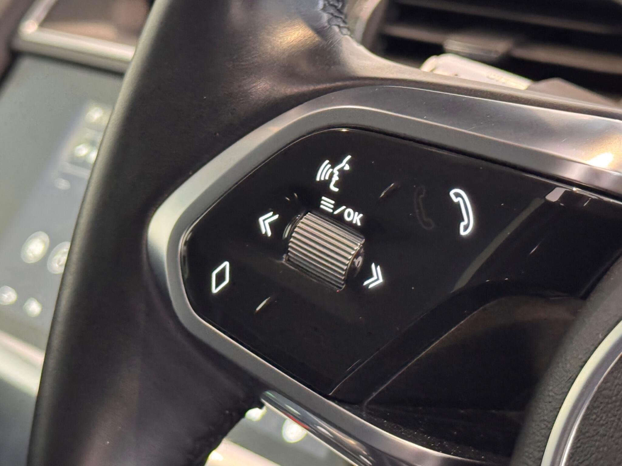 2020 Jaguar I-Pace thumbnail 11
