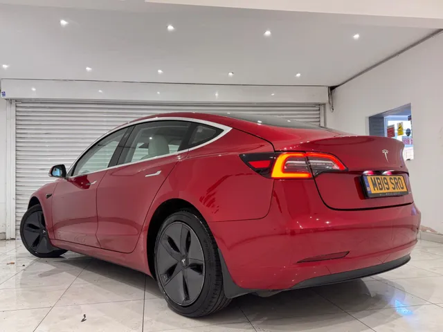 2019 Tesla Model 3 — photo 4