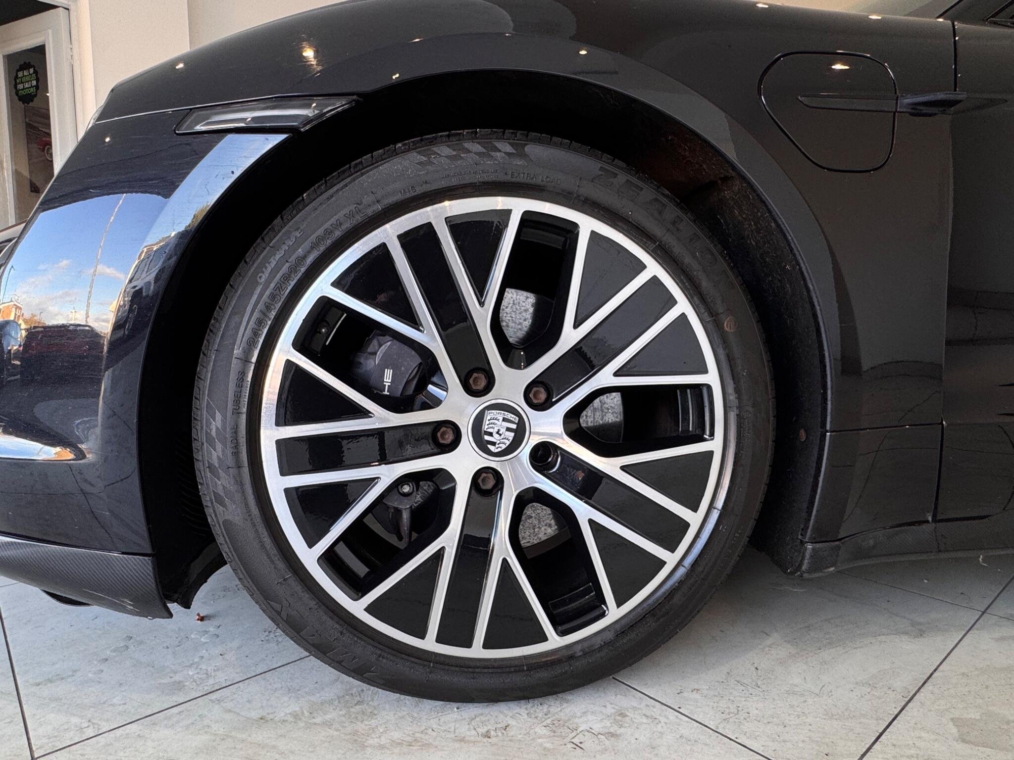 2022 Porsche Taycan thumbnail 29