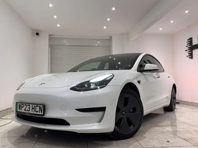 2023 Tesla Model 3 — photo 3
