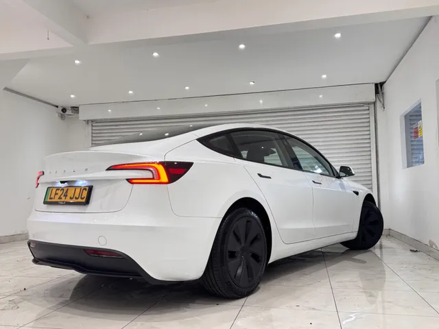 2024 Tesla Model 3 — photo 2
