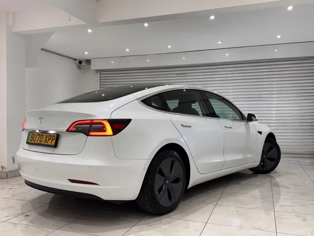2020 Tesla Model 3 — photo 2