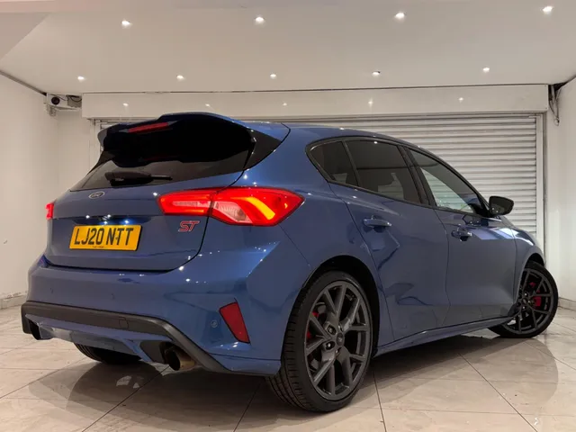2020 Ford Focus — photo 4