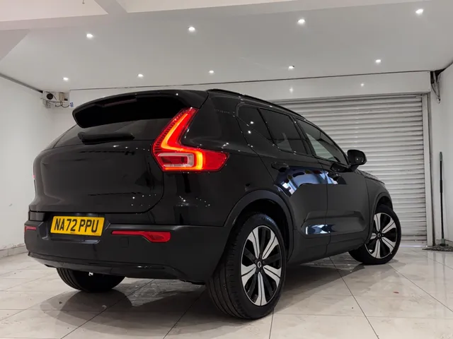 2022 Volvo XC40 — photo 4