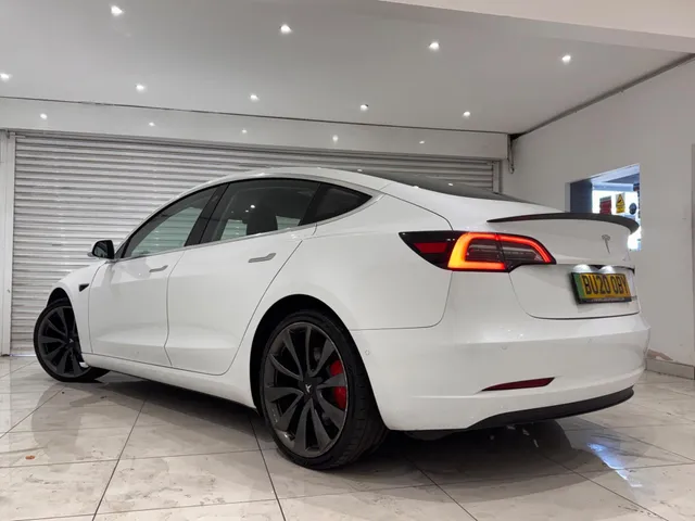 2020 Tesla Model 3 — photo 4