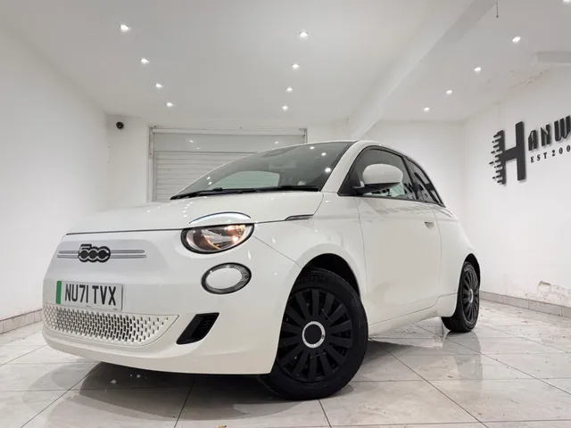 2021 Fiat 500e — photo 3