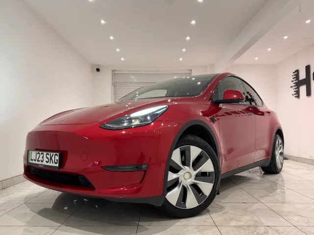 2023 Tesla Model Y — photo 3
