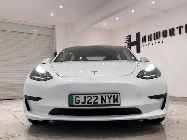 2022 Tesla Model 3 — photo 4