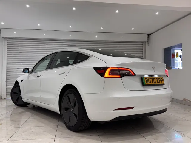 2020 Tesla Model 3 — photo 4