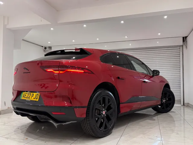 2022 Jaguar I-Pace — photo 2
