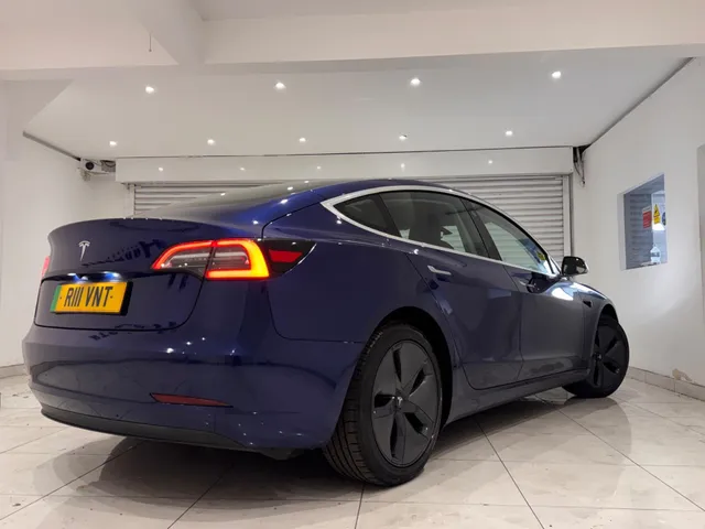 2020 Tesla Model 3 — photo 2