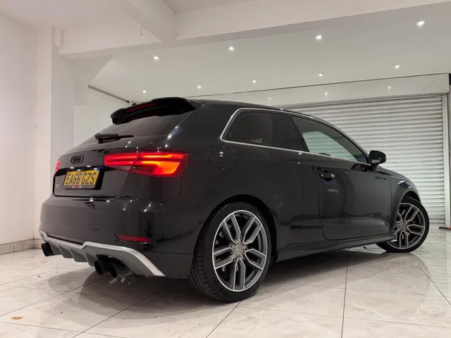 2016 Audi S3 — photo 2