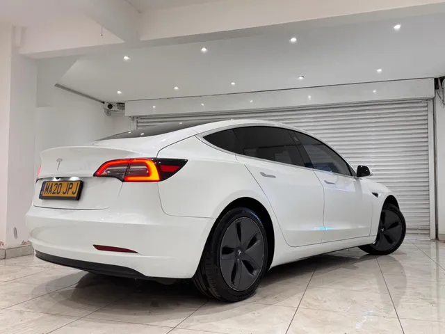 2020 Tesla Model 3 — photo 3