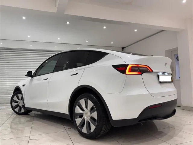 2022 Tesla Model Y — photo 4