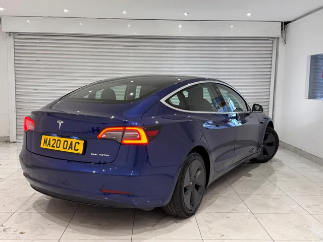 2020 Tesla Model 3 — photo 2